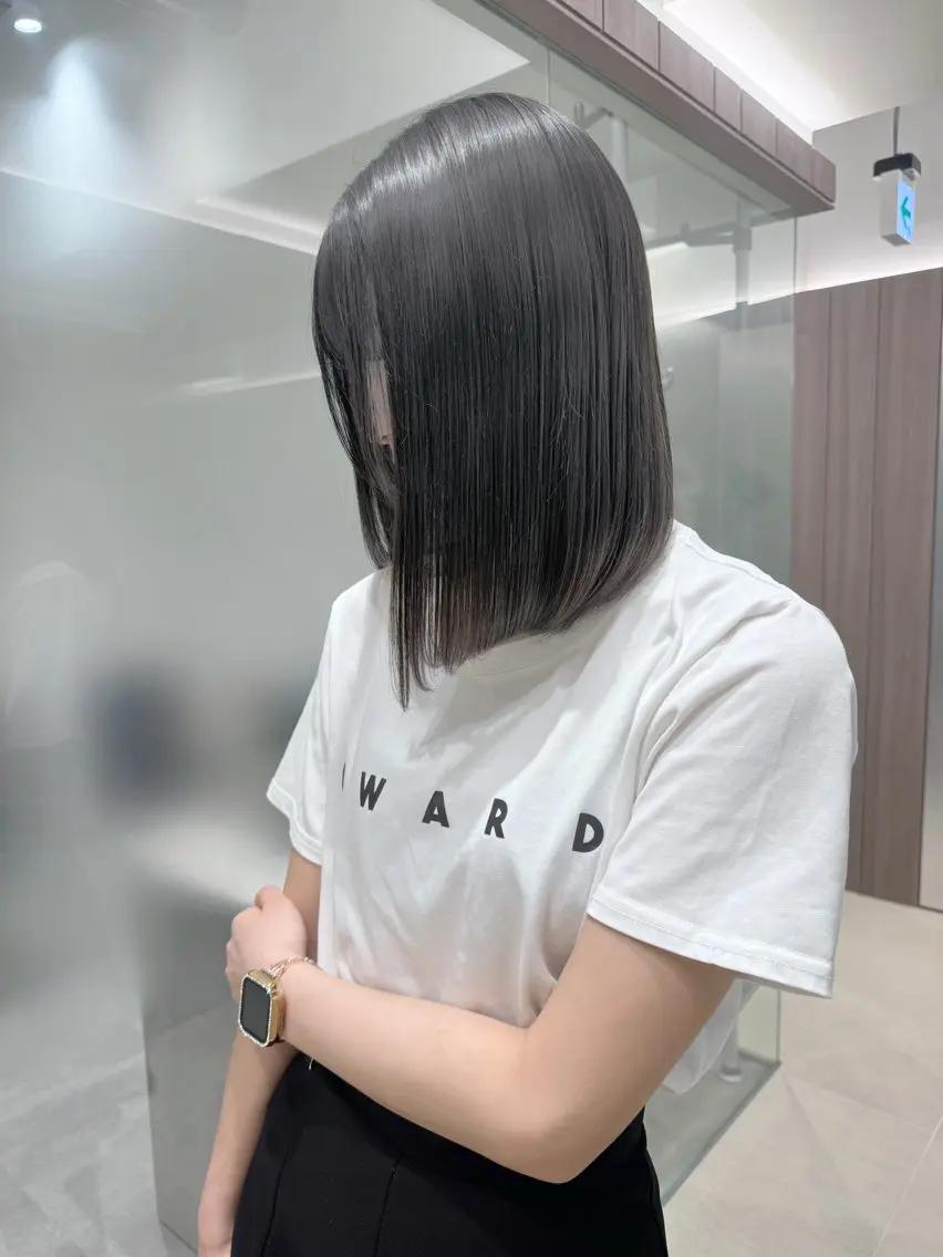 ミディアム カット ヘアカラー トリートメント 癖毛救済✂️ボブ /髪質改善ストレートのヘアスタイル