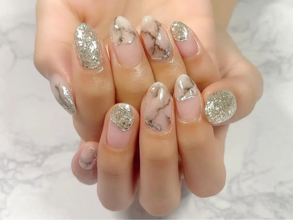 ネイル 大理石ネイル(マーブル) シルバー ハンドネイル Nail Salon KURELLYのネイルデザイン