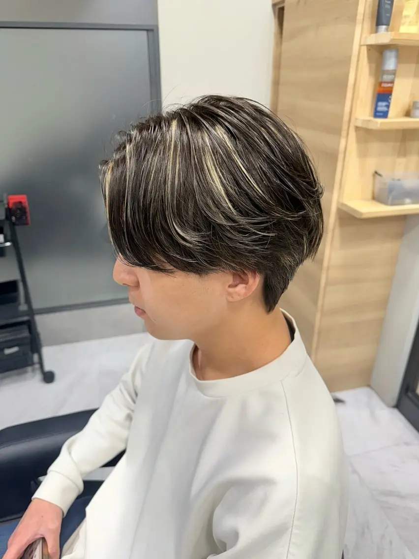ショート カラー メンズ メンズハイライト ハイライトカラー ハイライト カット ヘアカラー トリートメント 🌻メンズカット 落合諒🌻のヘアスタイル