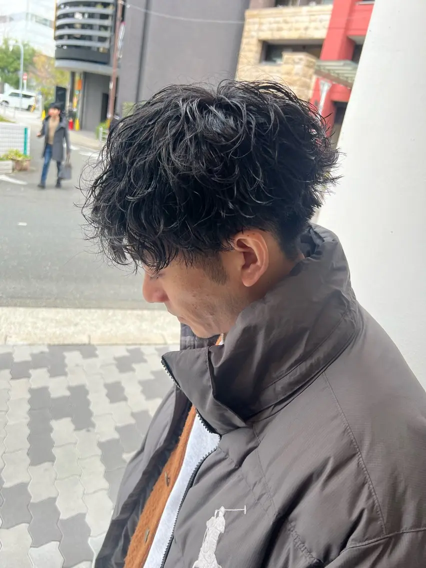 【パーマにこだわりがある方向け】　メンズカット+波巻きorツイストスパイラルパーマ+眉カット　12200円の写真
