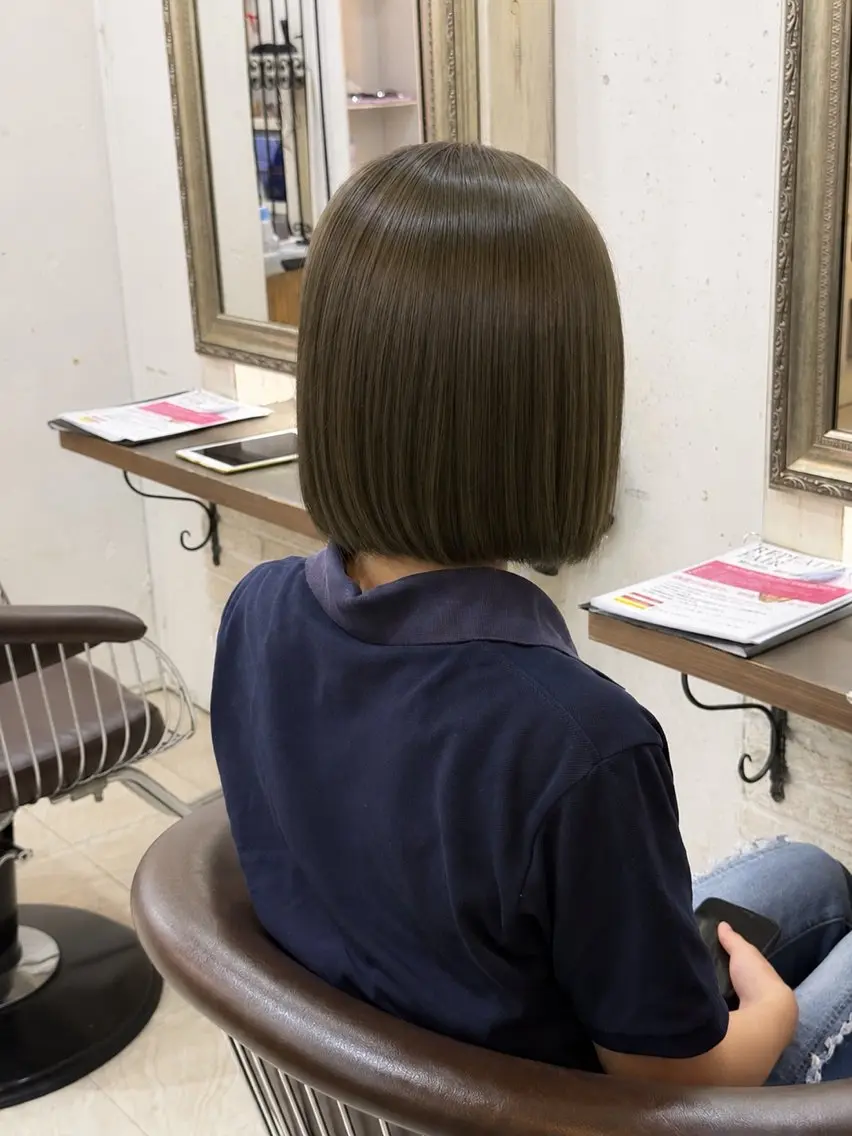 ショート カット ヘアカラー トリートメント 地毛風ストレート 早坂裕真のヘアスタイル
