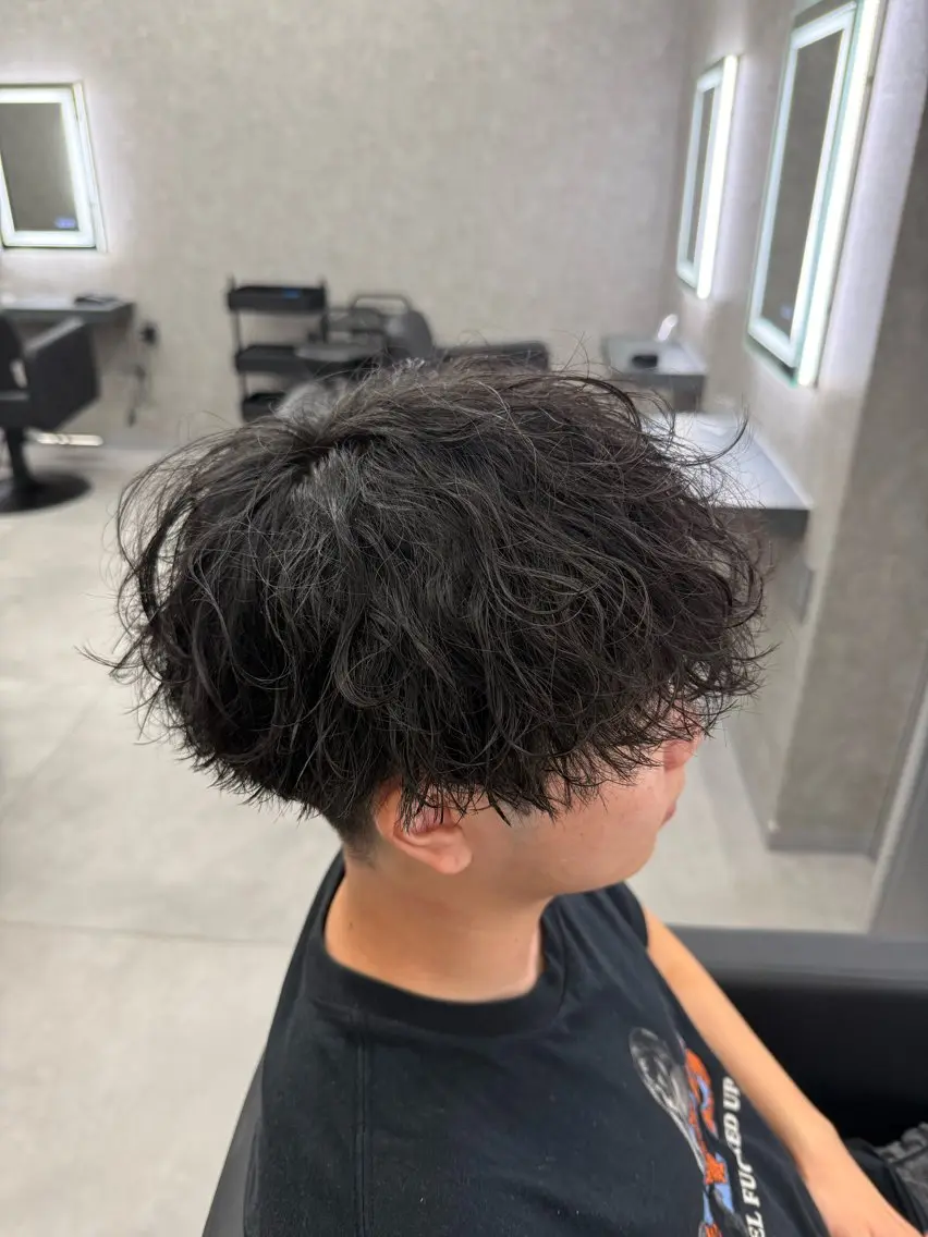 ショート カラー パーマ メンズ メンズパーマ 波巻きパーマ カット パーマ メンズ特化 👑YUTAのヘアスタイル