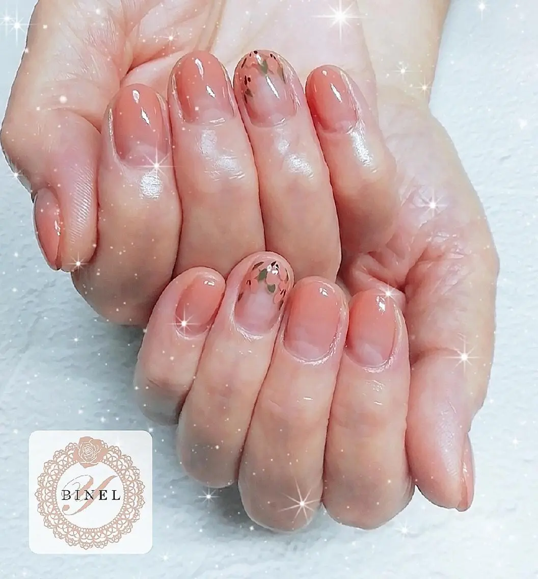 ネイル アートネイル フラワーネイル グラデーション ハンドネイル Nail Salon Y.BINELのネイルデザイン