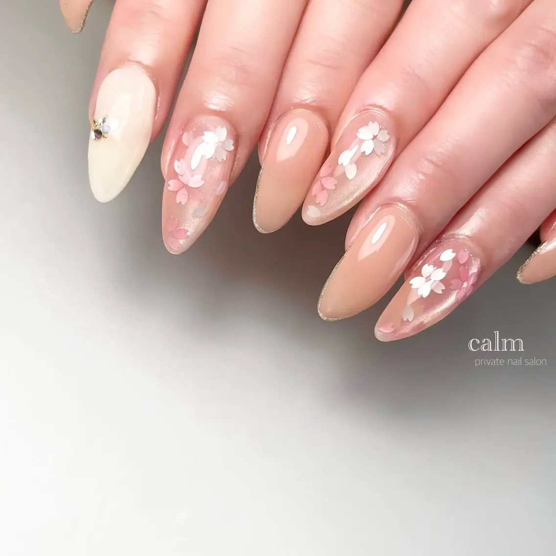 ネイル ハンドネイル calm 〔ｶｰﾑ〕のネイルデザイン