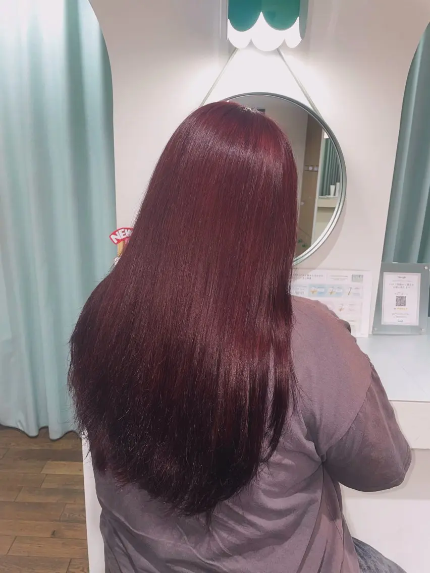 ロング カラー レッドカラー ヘアカラー lutz／ MIONのヘアスタイル