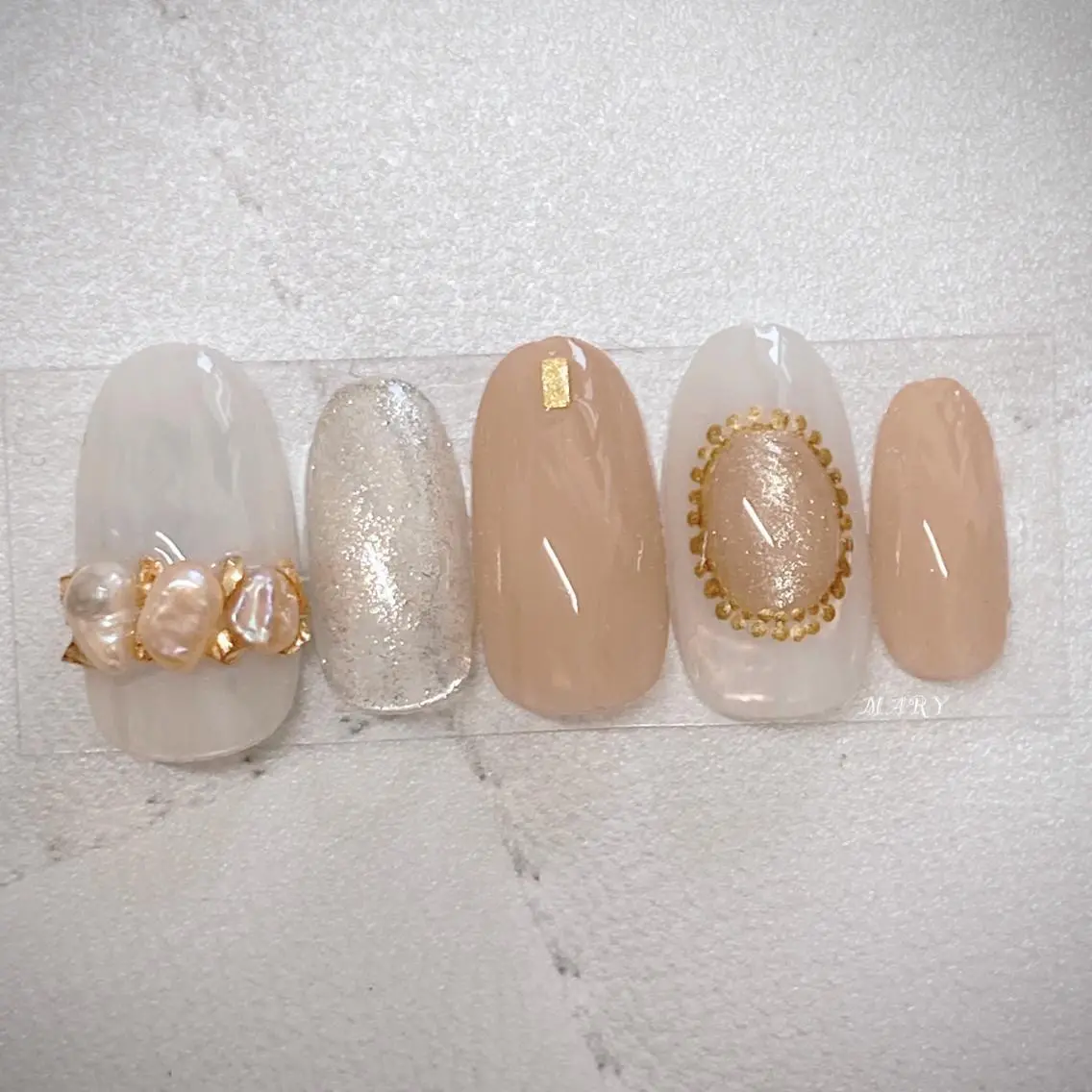 ネイル ニュアンスネイル ワンカラーネイル ホワイト ハンドネイル Mary nail .narumiのネイルデザイン