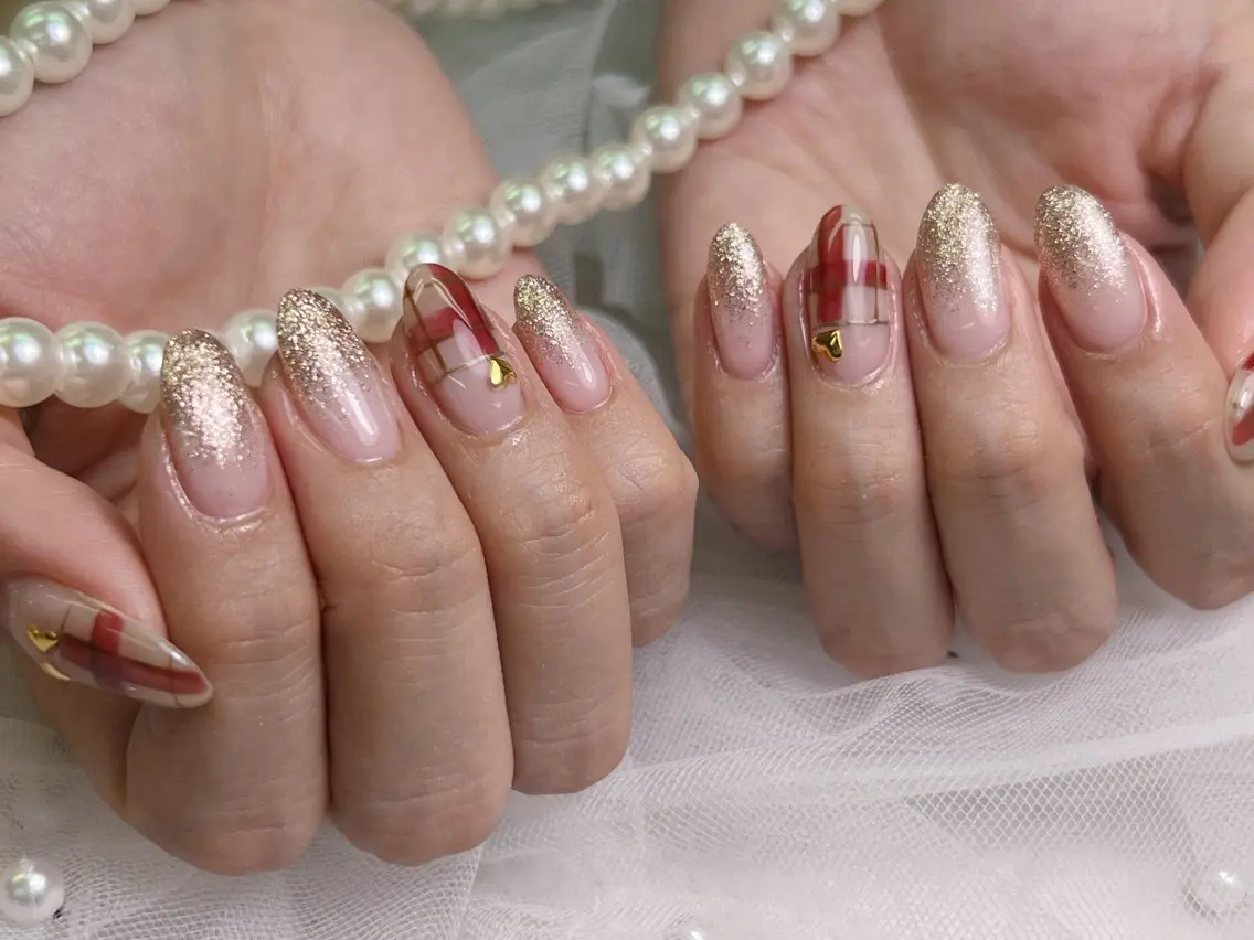 ネイル チークネイル フレンチネイル ジェルネイル マグネットネイル 持ち込み ハンドネイル lucky nail 歌舞伎町のネイルデザイン