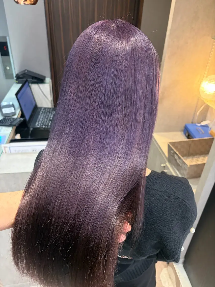 セミロング カラー 透明感カラー ピンクカラー レッドカラー 髪質改善 トリートメント カット ヘアカラー トリートメント 天神暖色カラー レイヤー・髪質改善のヘアスタイル