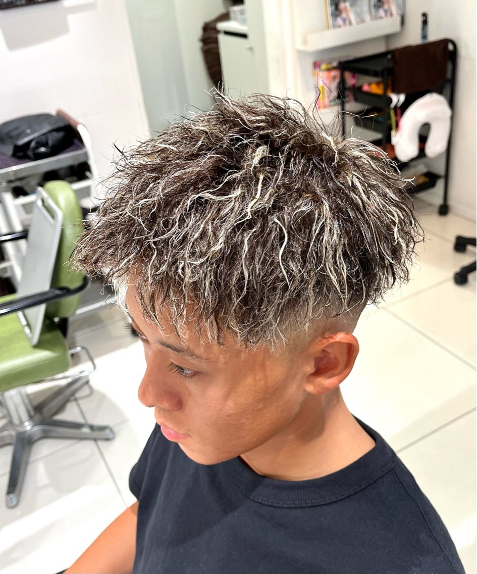 ショート カラー パーマ 三条メンズパーマ⚽️ 髙井　陽のヘアスタイル
