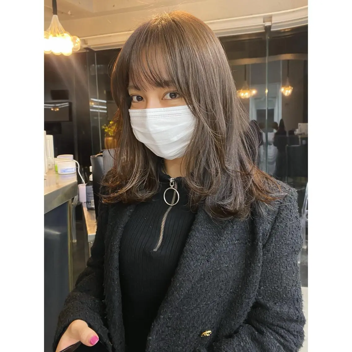 ミディアム カラー ベージュカラー オリーブベージュ 顔まわりレイヤー レイヤーカット 大石 沙季のヘアスタイル