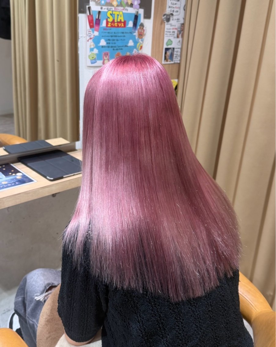 ロング カラー カット ヘアカラー 小西 舞依のヘアスタイル