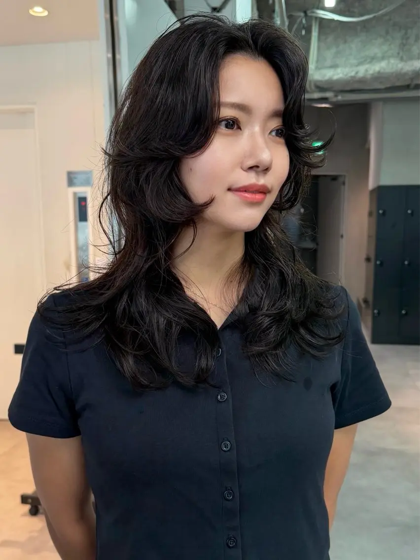 ロング パーマ 顔まわりレイヤー 韓国風ヘア レイヤーカット ロング デジタルパーマ 小田 晃瑛のヘアスタイル