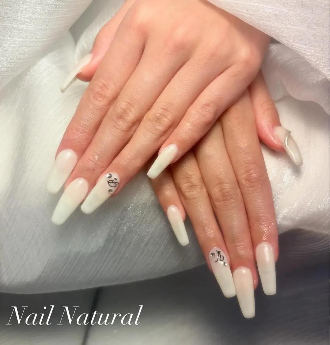 ネイル フラッシュネイル フットネイル フレンチネイル ジェルネイル ガラスフレンチ ハンドネイル Nail salon Natulalのネイルデザイン