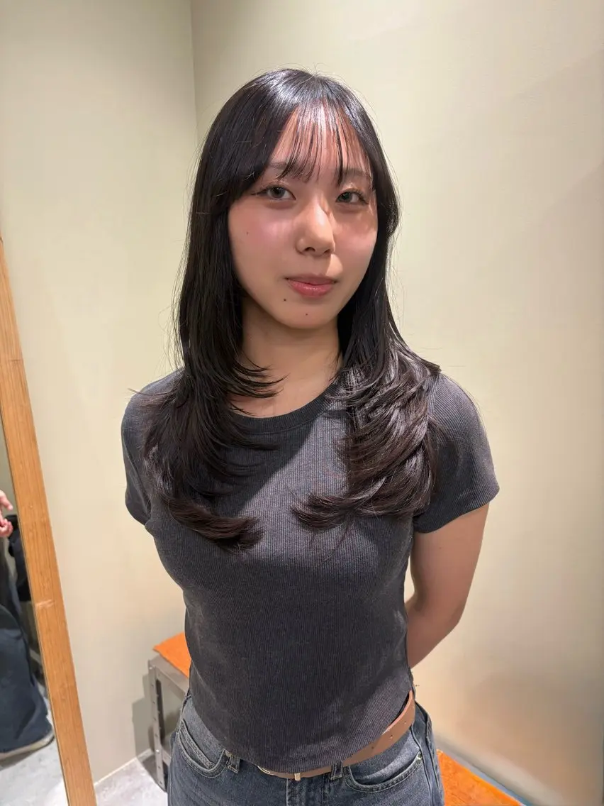 セミロング レイヤーカット カット ヘアカラー 森住 優香のヘアスタイル