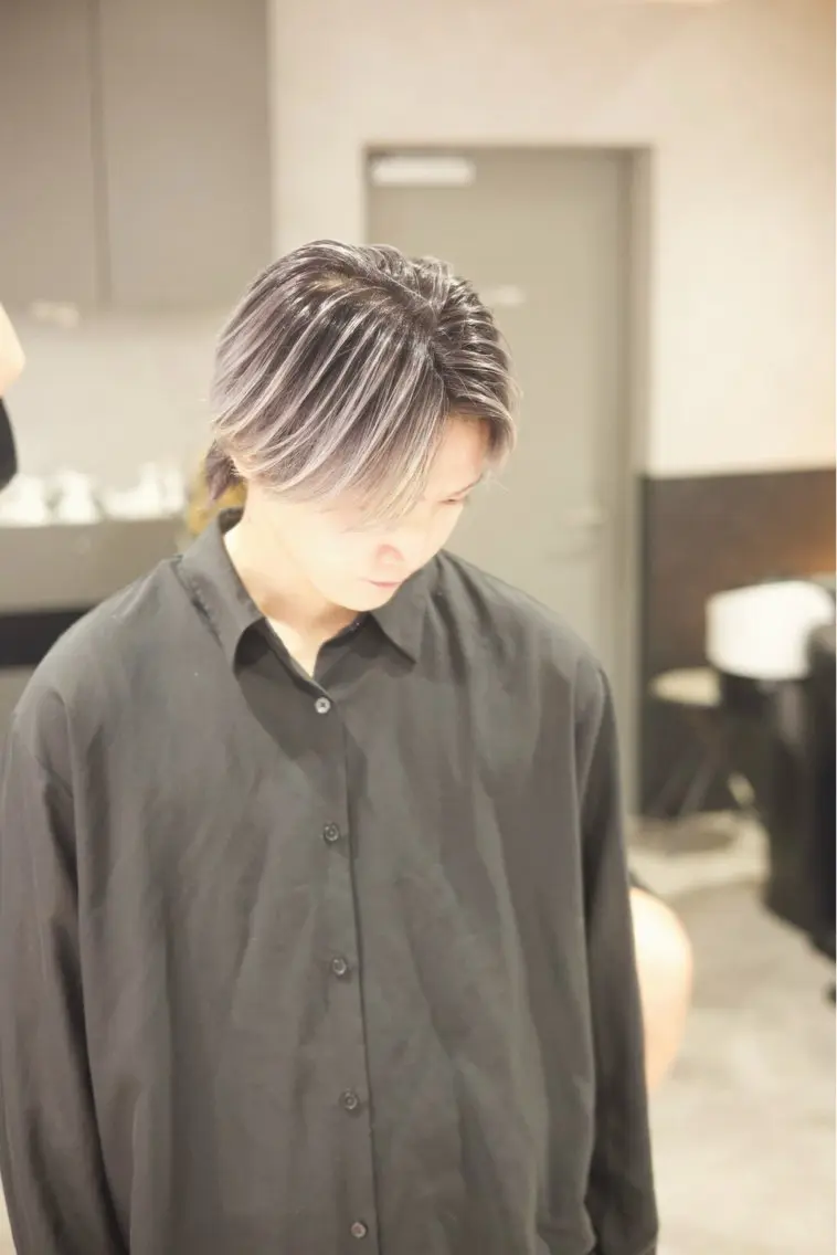 ショート カラー メンズ カット ヘアカラー トリートメント ヘアセット 渋谷ハイトーンカラー とーまぴ🙀のヘアスタイル