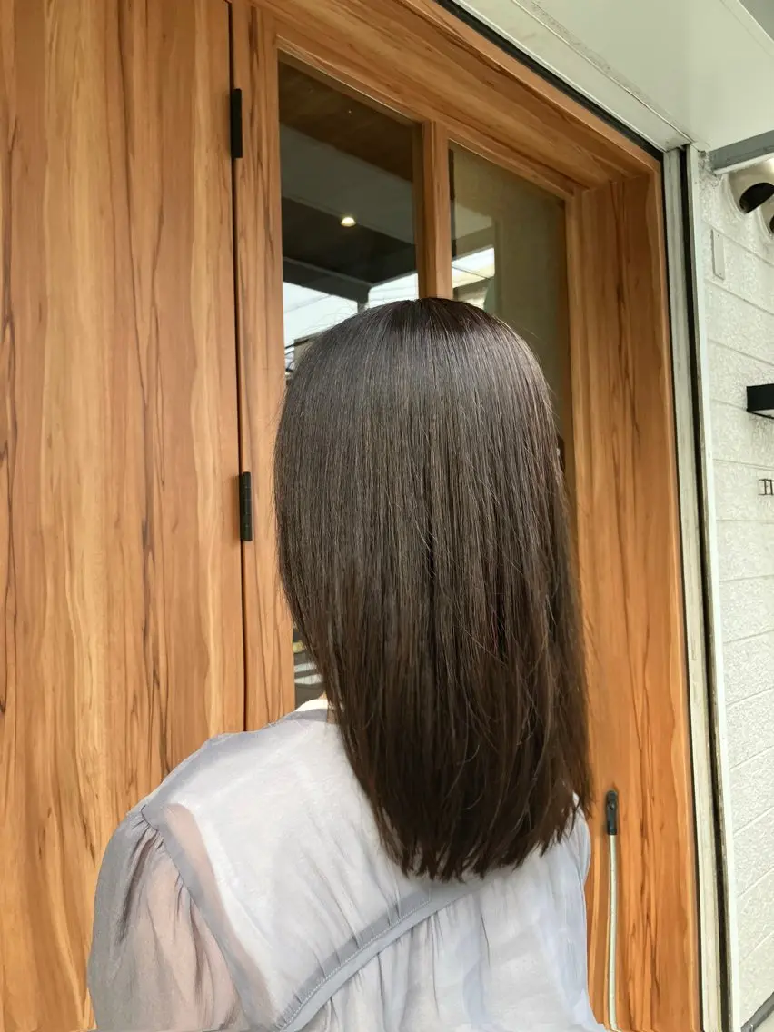 ミディアム 縮毛矯正 山田 莉帆のヘアスタイル