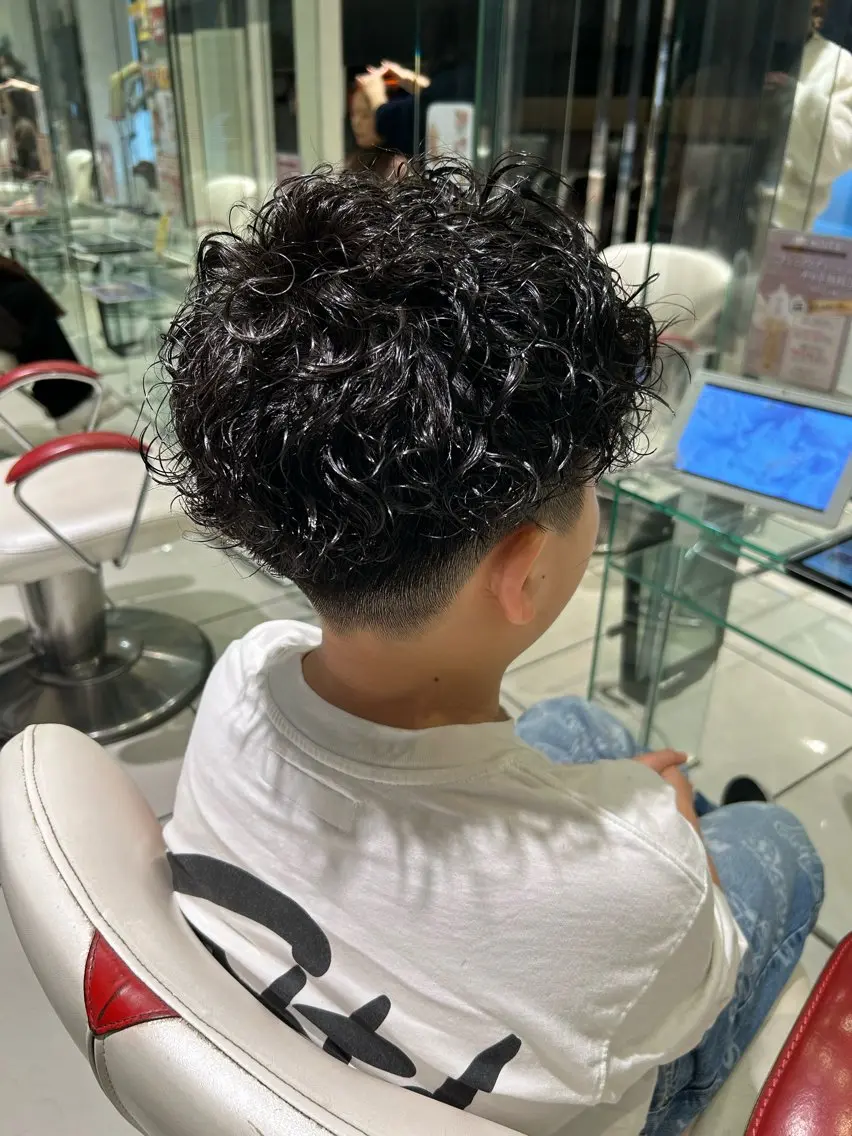 ミディアム パーマ キッズ ミディアムパーマ スパイラルパーマ カット パーマ トリートメント 小沼 正悟のヘアスタイル