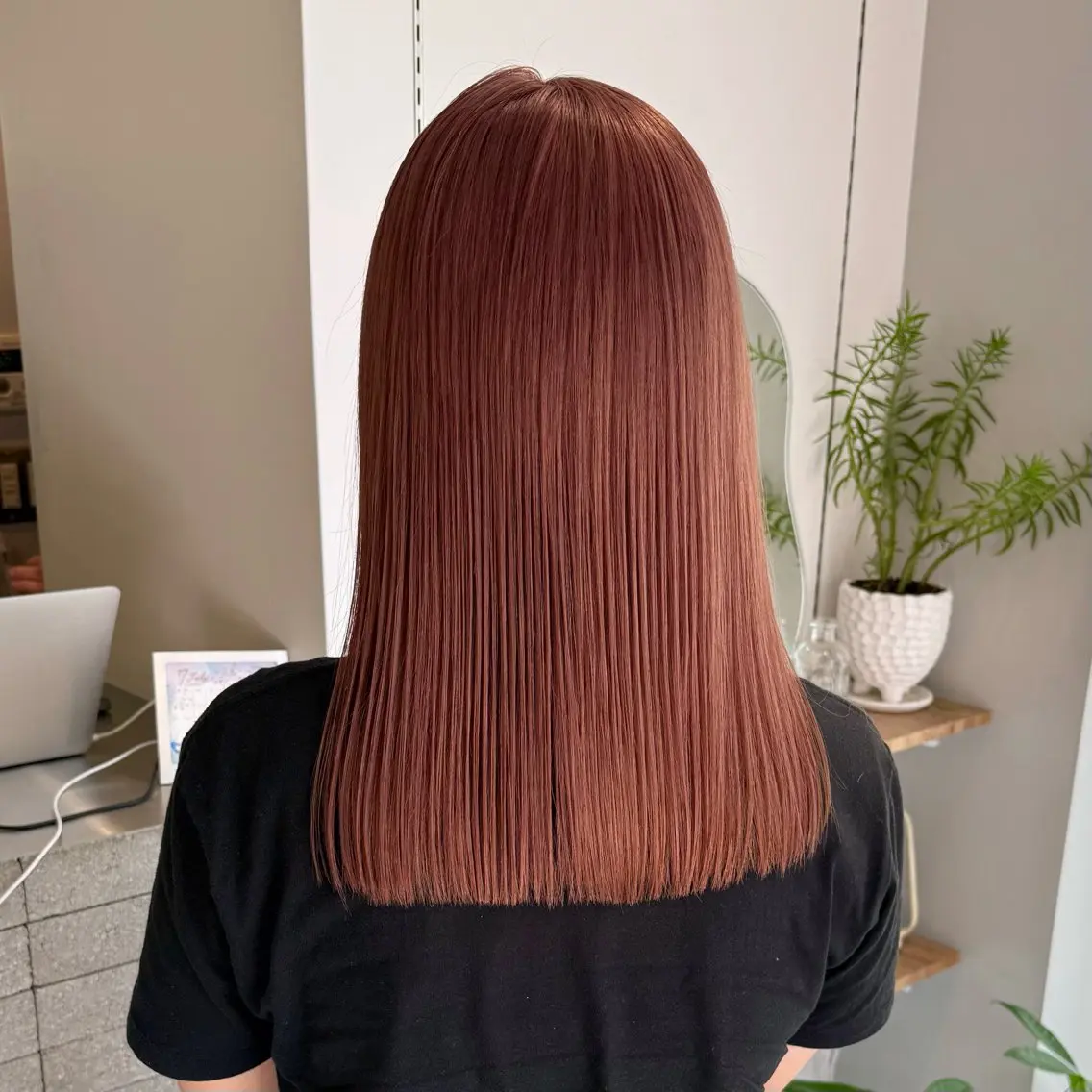 セミロング カラー ベージュカラー ダブルカラー ピンクカラー ピンクベージュ カット ヘアカラー cipre シンモン チナリのヘアスタイル