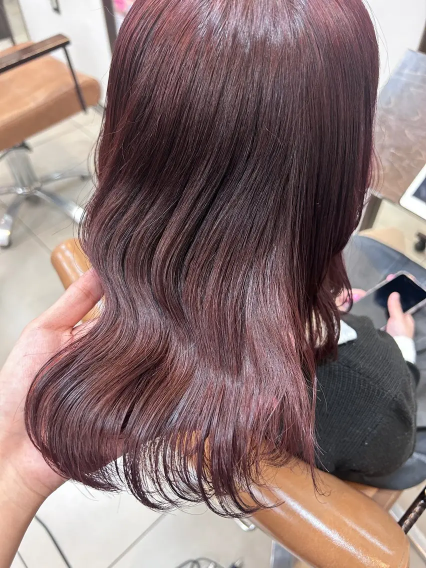 ミディアム ピンクブラウン 阪田 真奈未のヘアスタイル