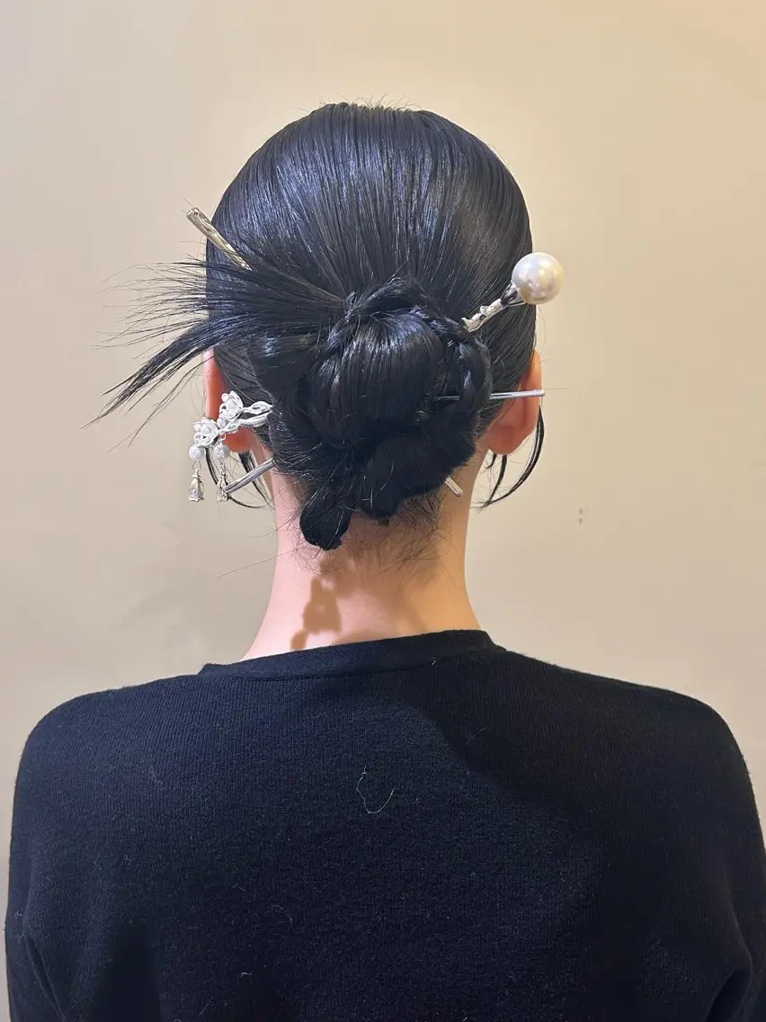 セミロング ヘアアレンジ 卒業式のヘアスタイル ヘアセット ボウ🪞ヘアセット /メイク/マツパのマツエク・マツパデザイン