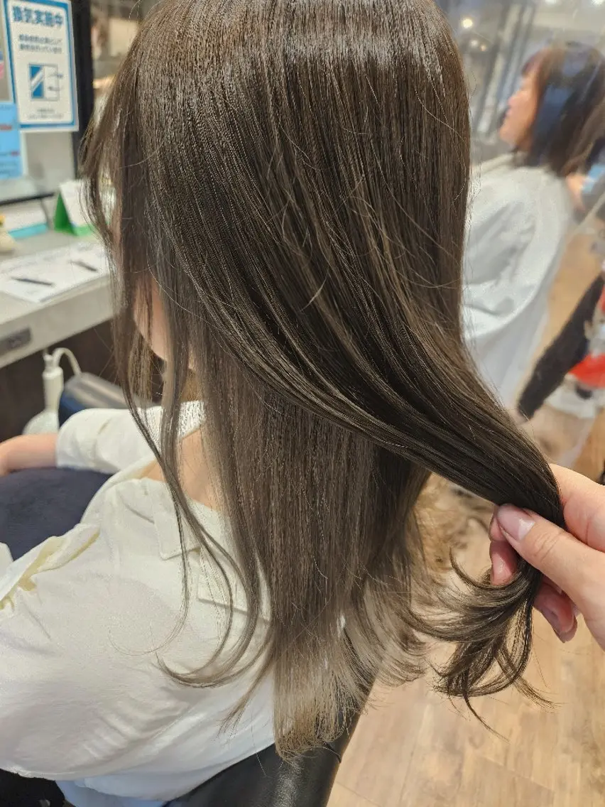 ロング カラー ヘアカラー トリートメント 関口 友菜のヘアスタイル