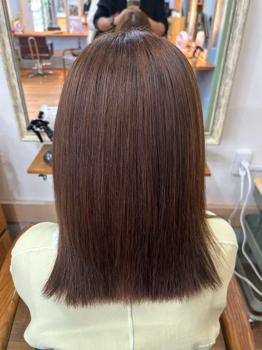 セミロング カラー 大島 溜冬のヘアスタイル