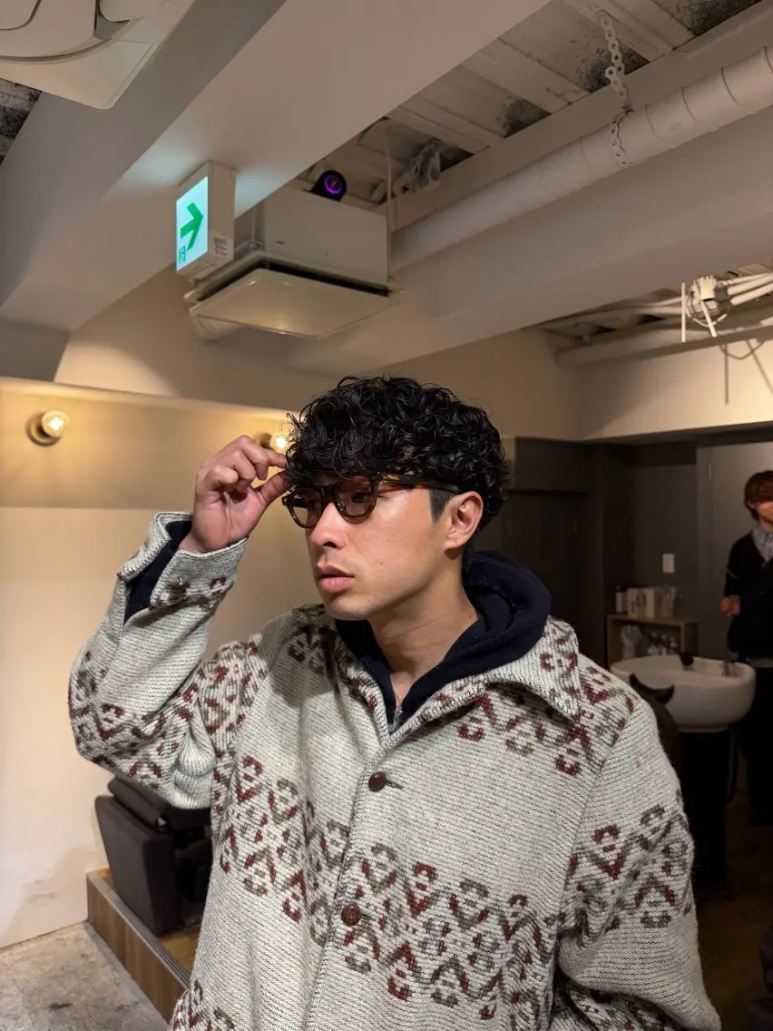 パーマ メンズ フェザーパーマ メンズパーマ スパイキーショート ニュアンスパーマ カット パーマ 大阪茶屋町 メンズカット関田拳のヘアスタイル