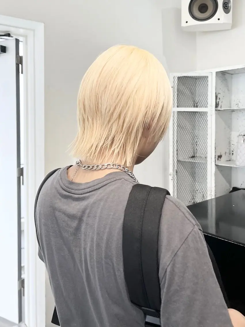 ショート カラー 抜きっぱなしブロンド ブロンド ヘアカラー トリートメント HARU//原宿🤍 リピート率NO.1のヘアスタイル