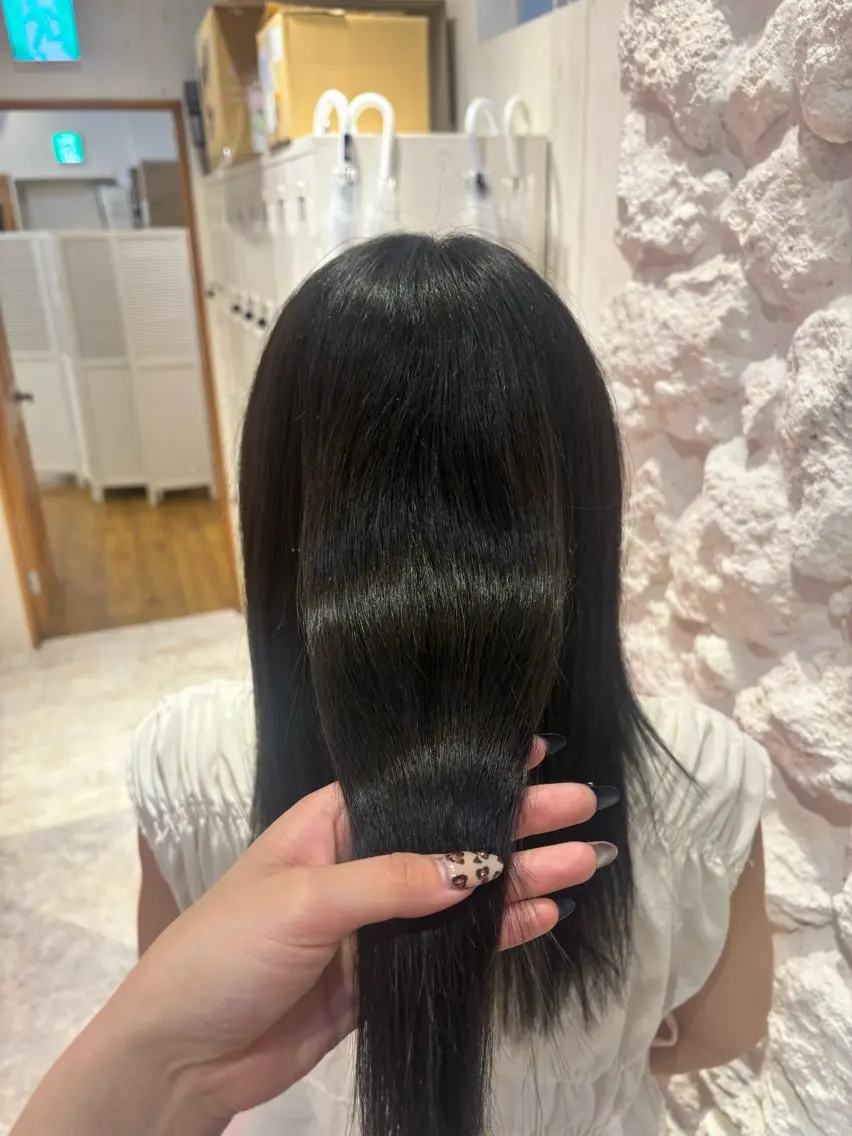 ミディアム カラー グレージュ オリーブグレージュ オリーブグレー ヘアカラー Agu.hair / ミナミのヘアスタイル