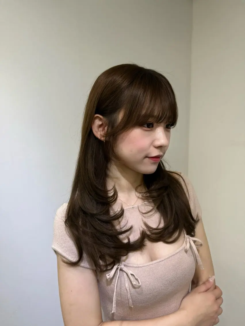セミロング カラー ミディアムレイヤー 添田晃基のヘアスタイル
