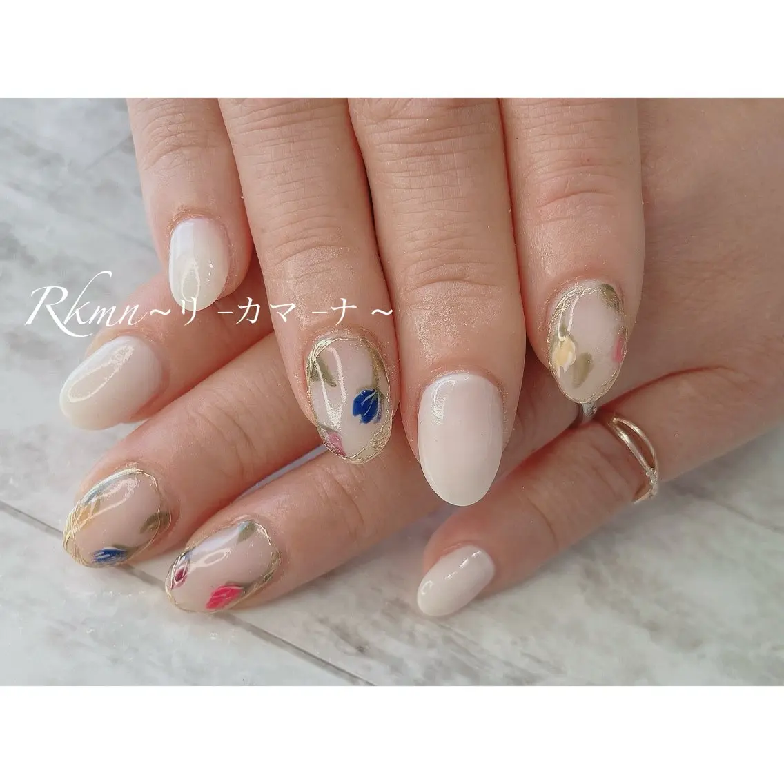 ネイル アートネイル フラワーネイル ミラーネイル 春ネイル ホワイト ハンドネイル フットネイル ハンドケア Rkmn ~リ-カマ-ナ~のネイルデザイン