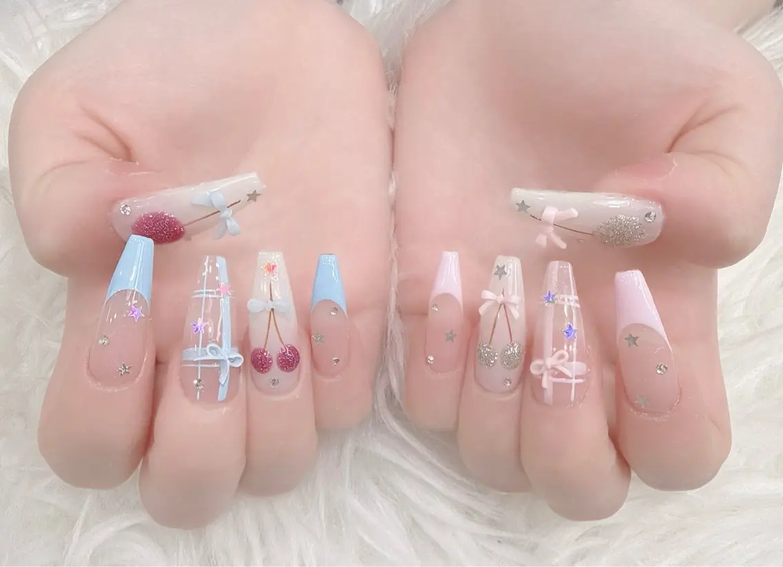 ネイル アートネイル オーロラネイル ボルドー チークネイル フレンチネイル Sakura Nail Salonのネイルデザイン