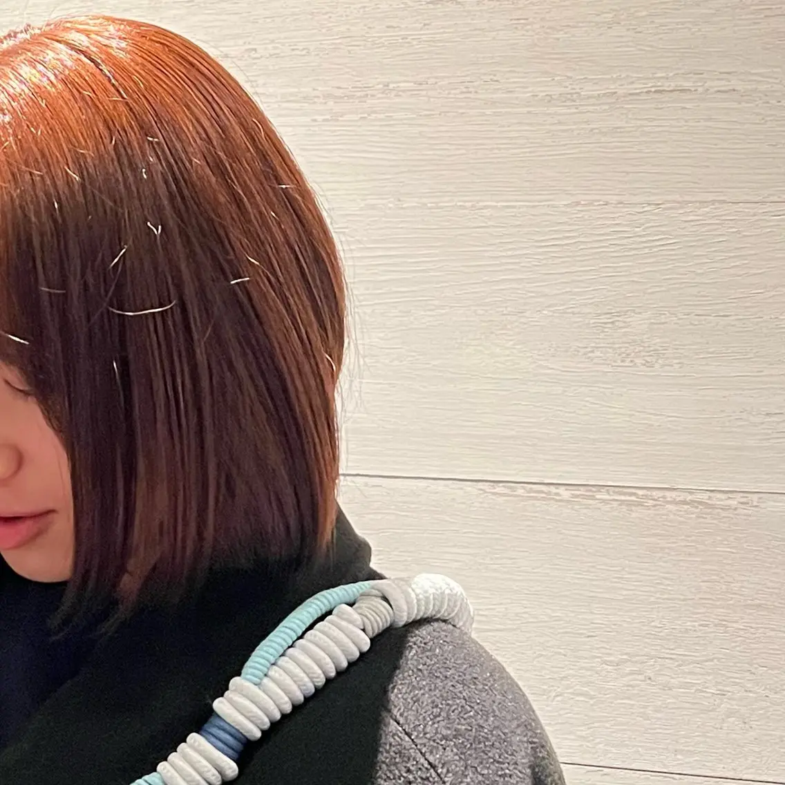 ミディアム カラー hina 🛋️ブリーチカラーのヘアスタイル
