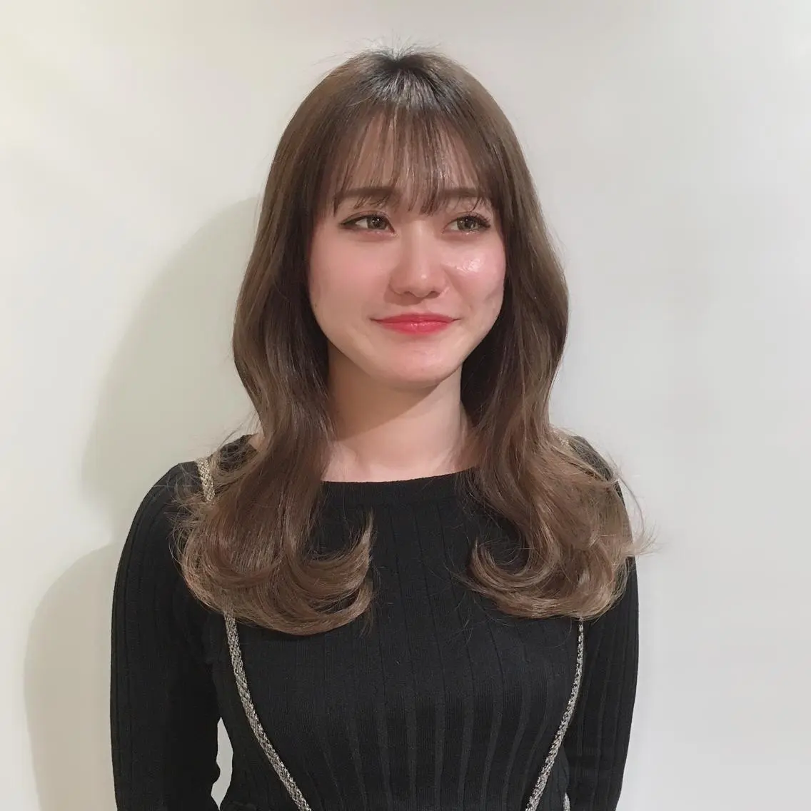 セミロング カラー ヘアアレンジ 柔らか垢抜けｶﾗｰと ｶｯﾄ🫧ASUKAのヘアスタイル