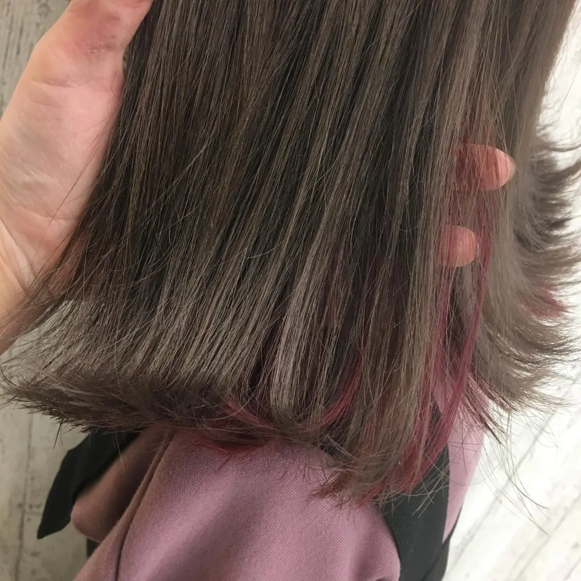 ミディアム カラー インナーカラー ピンクカラー Kaede .のヘアスタイル