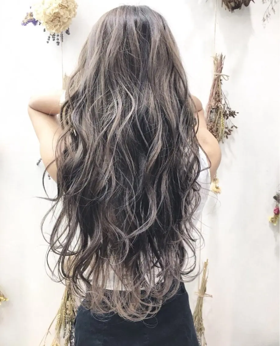 【垢抜け×白髪ぼかし】✂️ 大人の透け感ハイライト➕ ケアブリーチ➕ケアトリートメント✂️の写真