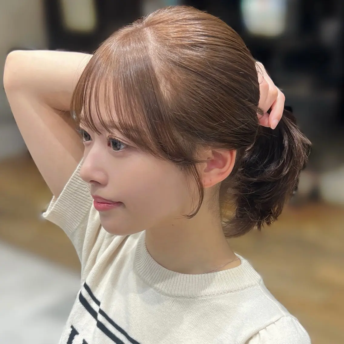 ミディアム 顔周りカット レイヤーカット おくれ毛 小顔カット カット ヘアカラー トリートメント 🧡くびれヘア/前髪 顔周り🧡久原結衣のヘアスタイル