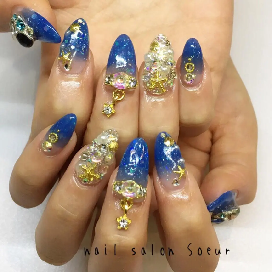 ネイル ブルー ゴールド ラメ(グリッター) ラメグラデーション スカルプネイル ハンドネイル nail salon Soeurのネイルデザイン