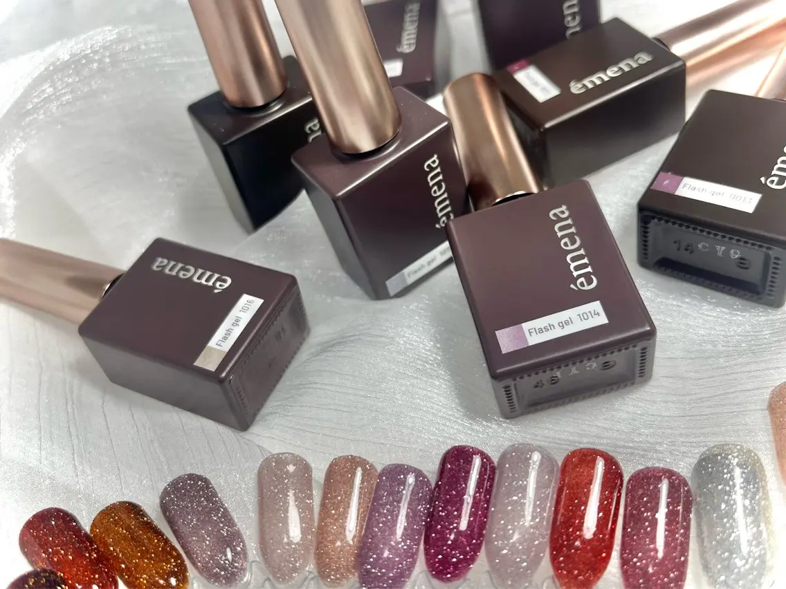 大人気のemena Flash gel FooT限定で破格の3,950円！！(オフ有り無しどちらも同価格)の写真