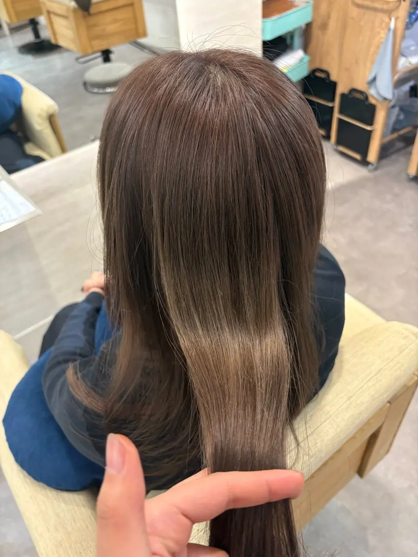 カラー ブリーチ ブラウンカラー ダブルカラー 柿添 莉央のヘアスタイル