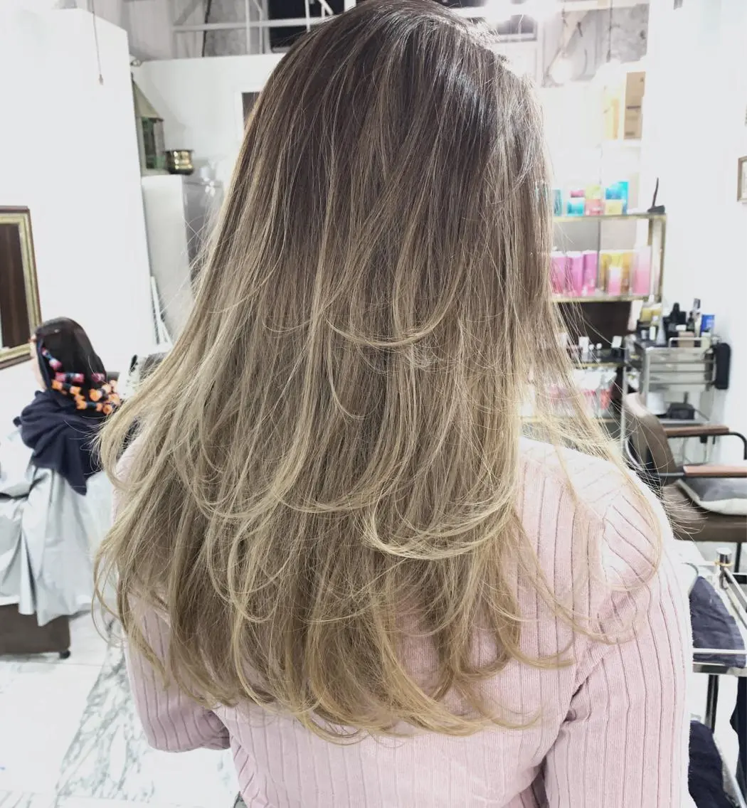 ロング カラー レイヤーカット エクステ(レミー毛) NINEのヘアスタイル