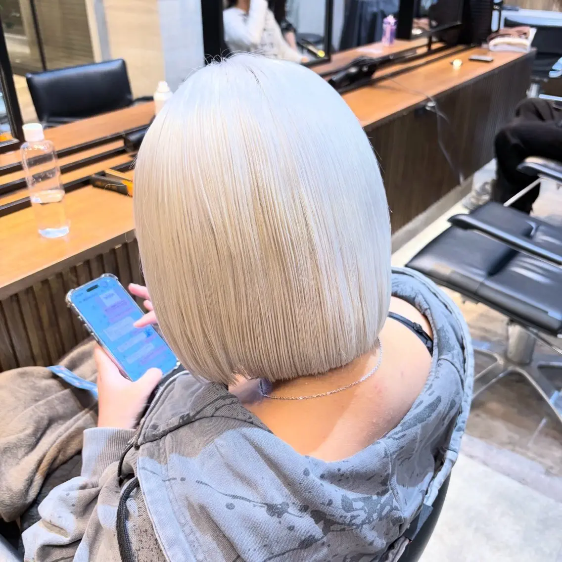 ショート カラー ボブ ヘアカラー トリートメント ヘアセット 渋谷🤍ハイトーン 🤍ボブ🤍FUMUのヘアスタイル