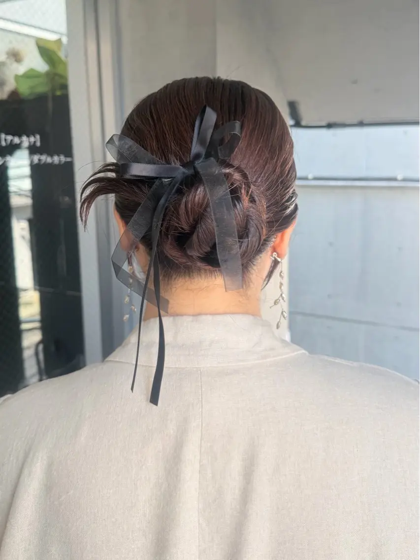 ミディアム ヘアアレンジ ヘアセット ミルクティーベージュ ブリーチ🖤サヤカのヘアスタイル