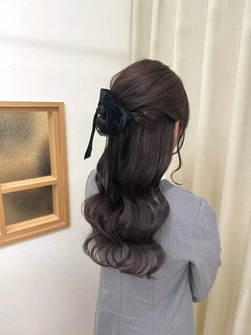 ロング ヘアアレンジ ハーフアップ 結婚式・ブライダル デート 卒業式のヘアスタイル 褒められヘアメイク /ボブ女子🐶みおのヘアスタイル