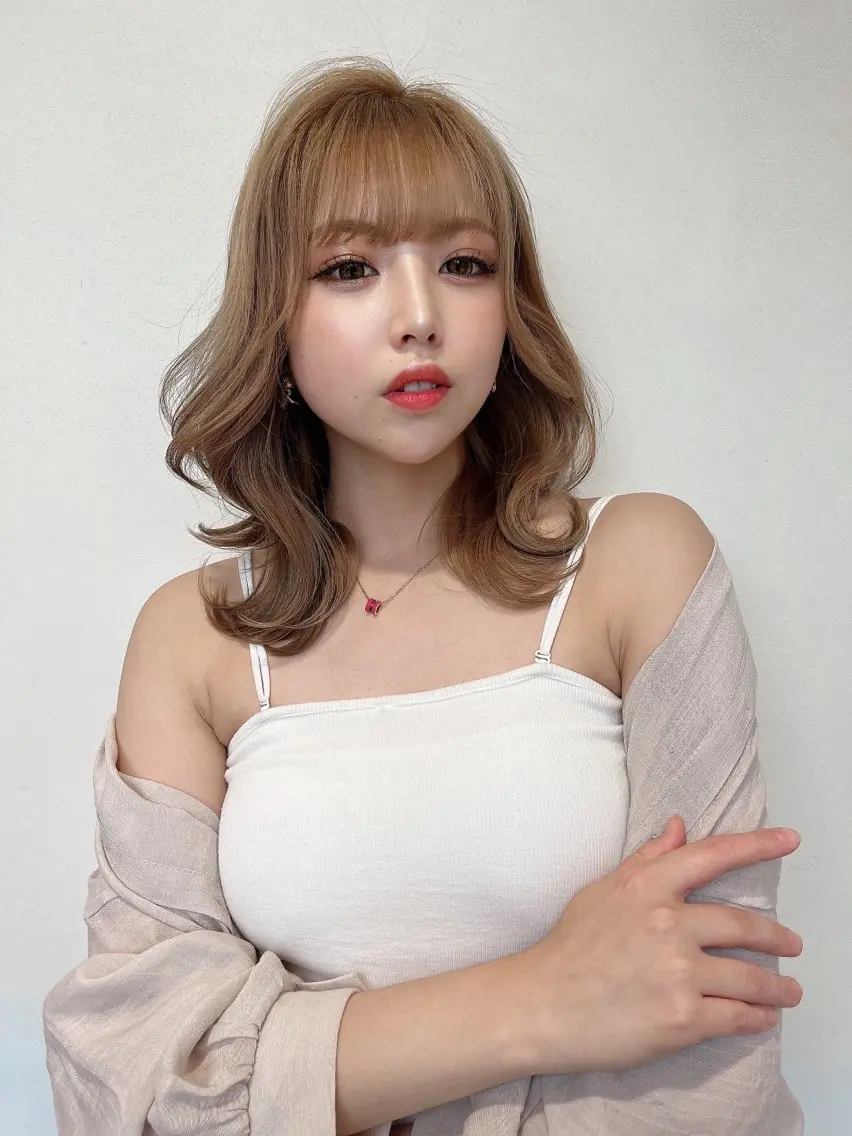 ミディアム カラー カット ヘアカラー トリートメント 酒井 里穂のヘアスタイル
