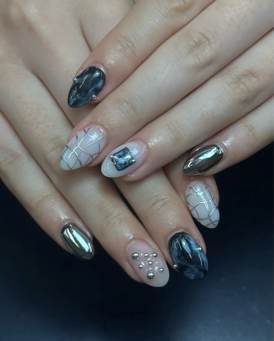 ネイル 韓国ネイル 大理石ネイル(マーブル) ミラーネイル 持ち込み シルバー Iconic Nailのネイルデザイン