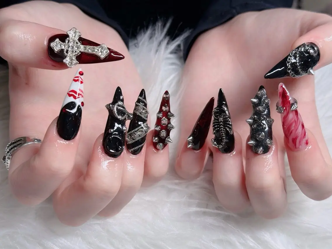 ネイル フレンチネイル ジェルネイル ガラスフレンチ ハロウィン ハート ハンドネイル H.baby Nail Salonのネイルデザイン