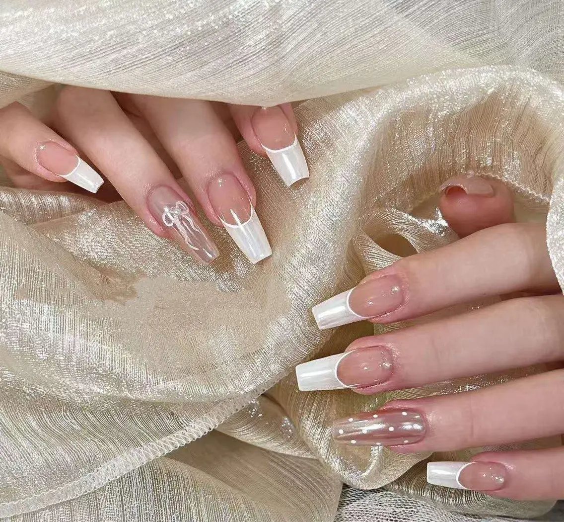 ネイル オーロラネイル フラワーネイル フットネイル フレンチネイル ジェルネイル ハンドネイル BabyYouMi nailのネイルデザイン