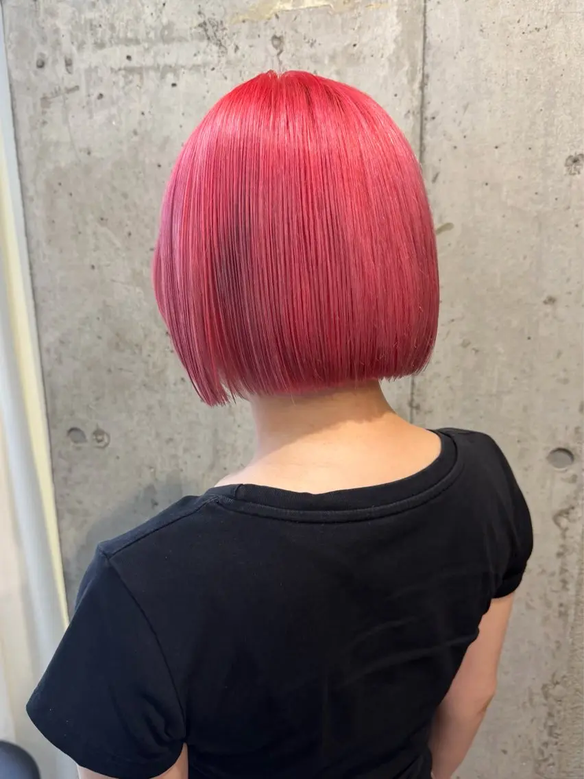 ミディアム カラー ピンクカラー レッドカラー ボブ ヘアカラー SHOTO ハイトー ン/ブロンドカラーのヘアスタイル