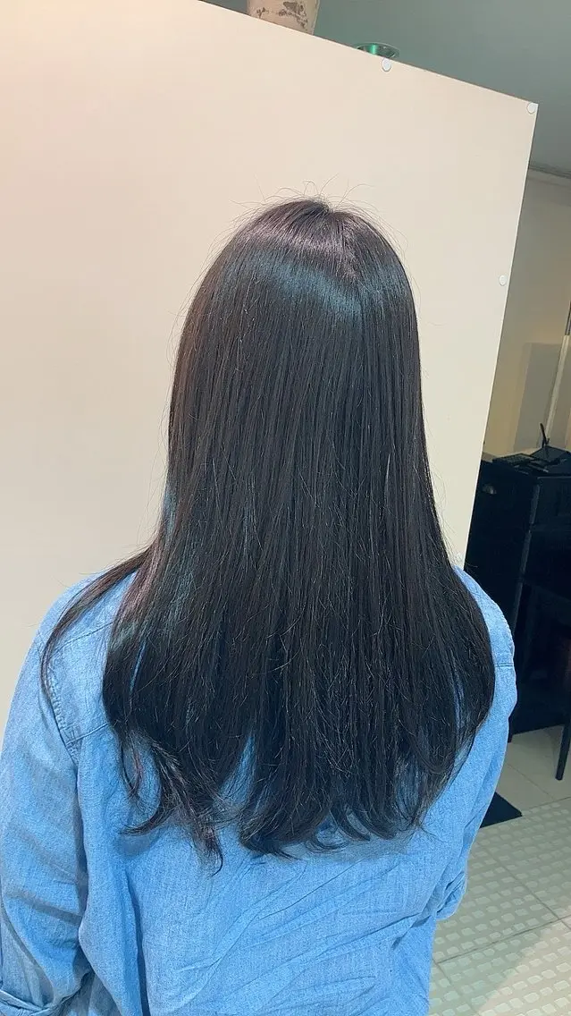 ロング カラー アッシュ ベージュカラー ブリーチ 透明感カラー ブリーチなしカラー 野口 実優のヘアスタイル